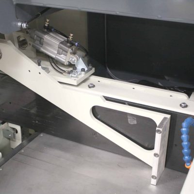 Servo pusher to define length